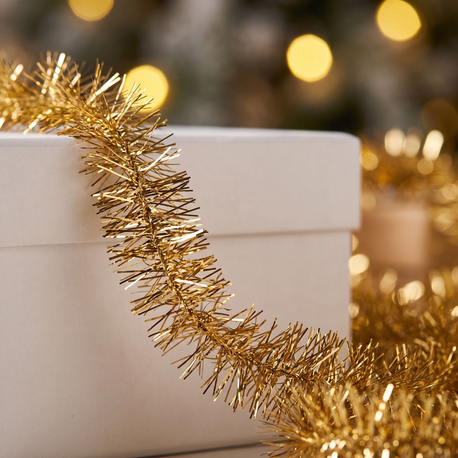 Plastic Wire Garland 5m Long 9 - Tinsel Garland Decoration 评论和价格